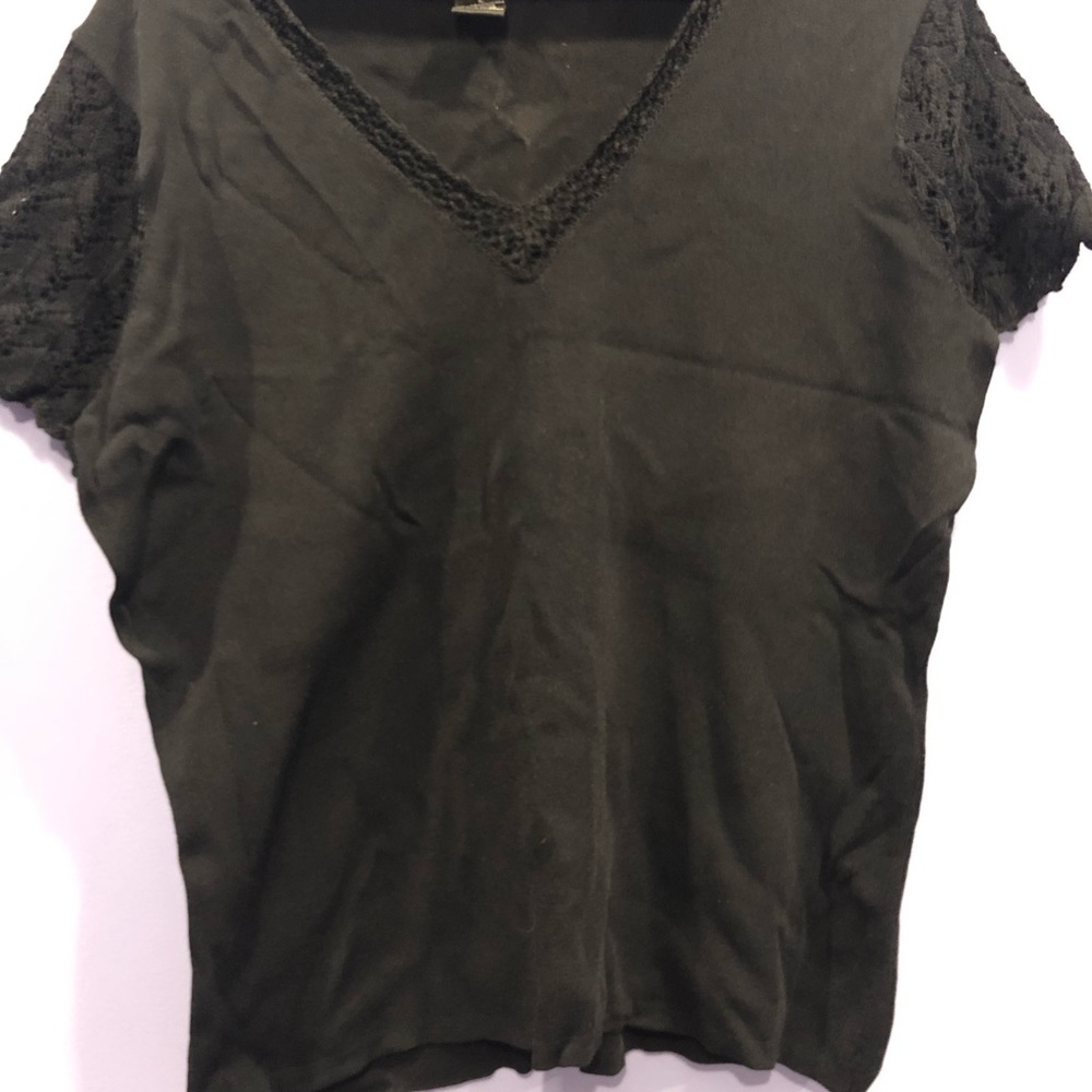 Spring sweater, large, with lace sleeves.
